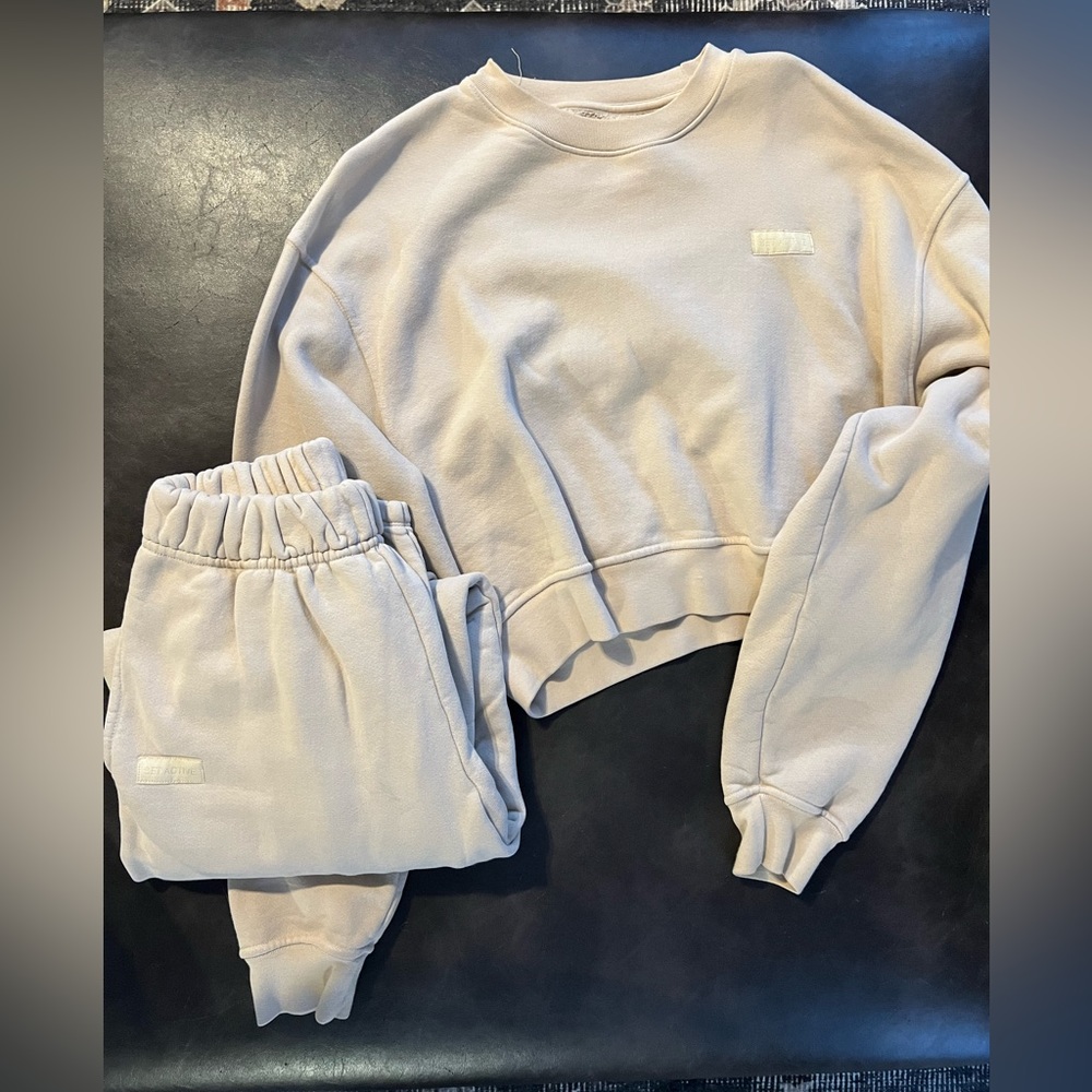 SET ACTIVE Sweatsuit Set